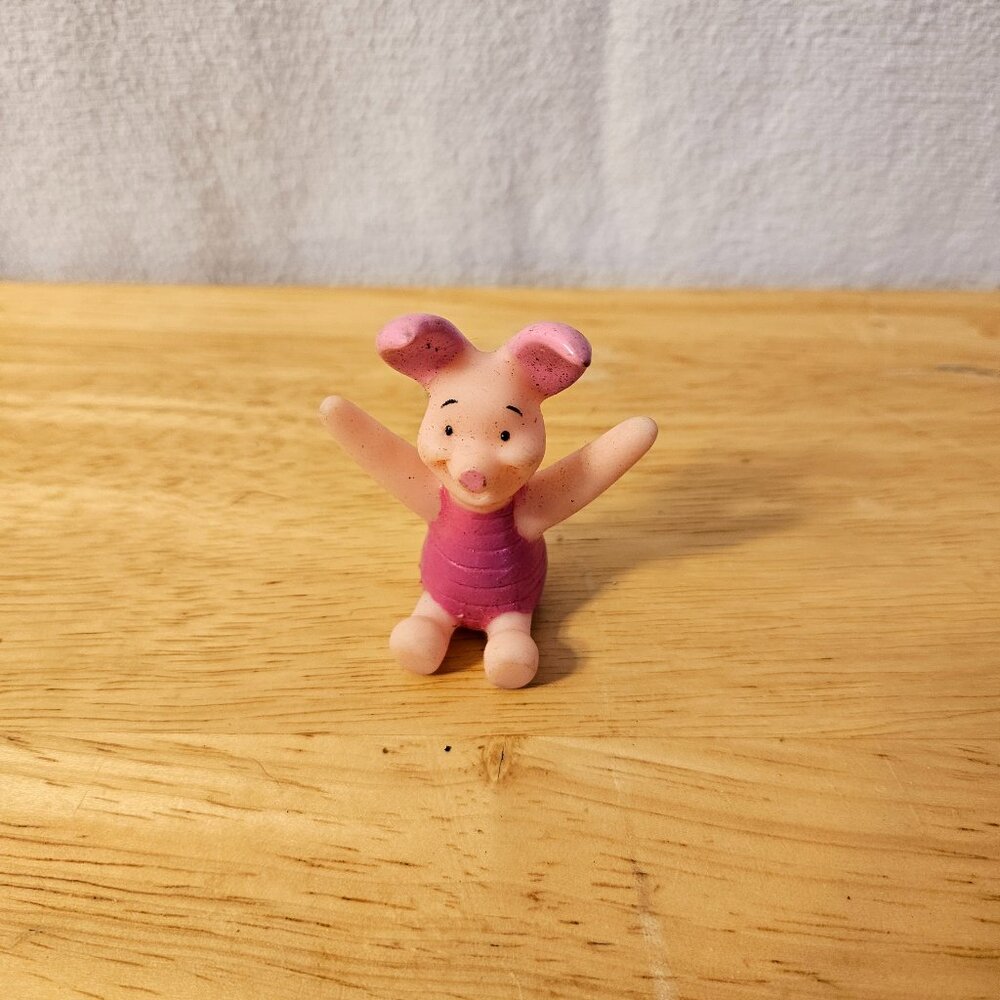 Genuine Disney Small Pink Collectible Squishy Piglet Bathtub Toy.  -- ITEM #1915
